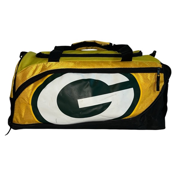 Green Bay Packers Yellow Gym Shoulder Duffle Bag 22x10x10 Favorite Collectibles - Picture 1 of 16